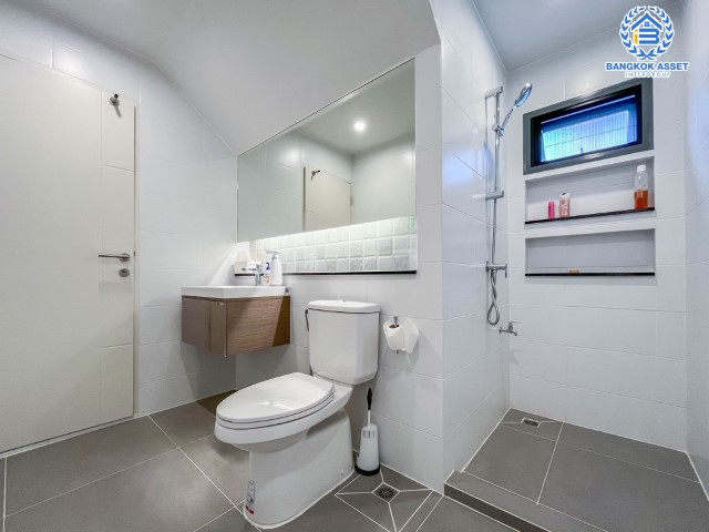 *****บ้านเดี่ยวมือสองย่านนนทบุรี ม.สราญสิริ ชัยพฤกษ์-แจ้งวัฒนะ เนื้อที่ 51 ตร.ว. ฟังก์ชัน 3 ห้องนอน 3 ห้องน้ำ 2 ที่จอดรถ บ้านสภาพสวย บนทำเลเยี่ยม ใกล้เซ็นทรัลแจ้งวัฒนะ, รถไฟฟ้าในอนาคตสายสีชมพู "สถานีแยกปากเกร็ด" และจุดขึ้นทางด่วน "ศรีรัช" จองเลย!